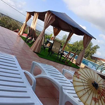 Bedroom With Private Bathroom And Two-Bedroom Family Suite In Quiet Forest Country House 80M2 Large Swimming Pool Music Town Lliria The Garden And Swimmingpool And Garden Are Shared المظهر الخارجي الصورة
