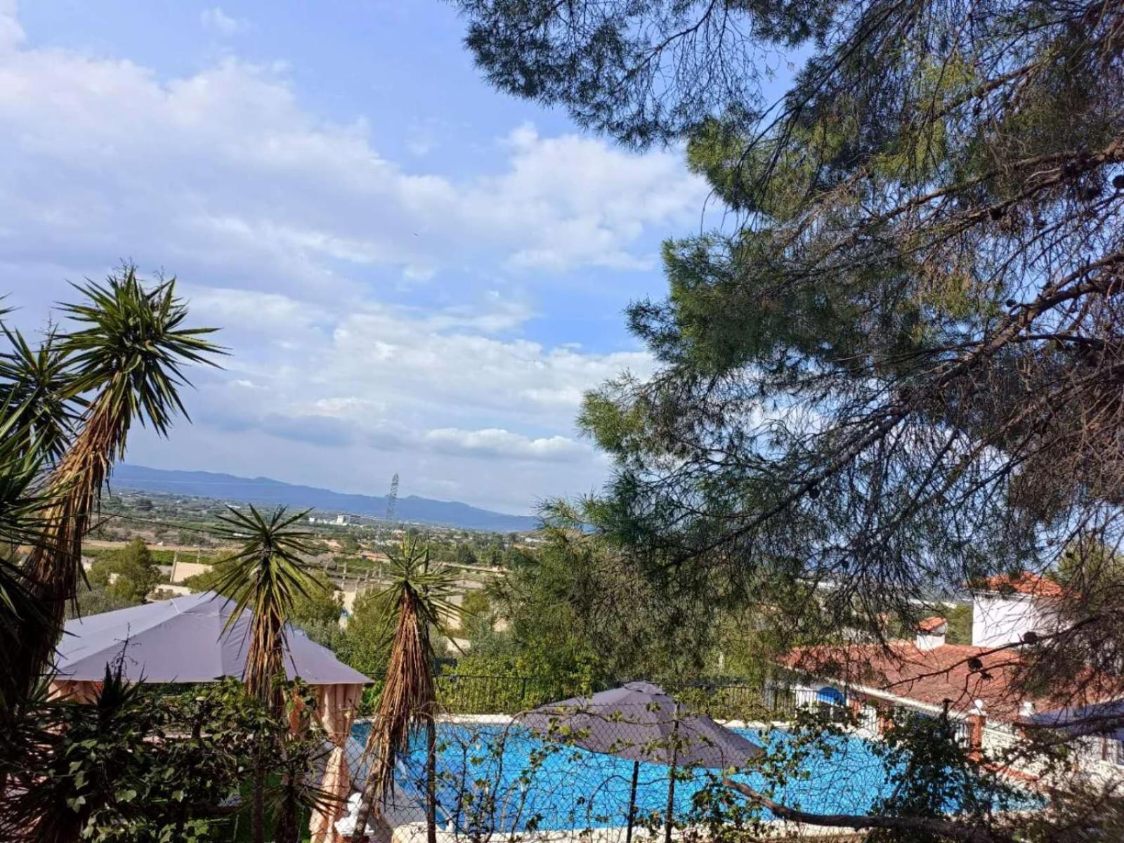 Bedroom With Private Bathroom And Two-Bedroom Family Suite In Quiet Forest Country House 80M2 Large Swimming Pool Music Town Lliria The Garden And Swimmingpool And Garden Are Shared المظهر الخارجي الصورة